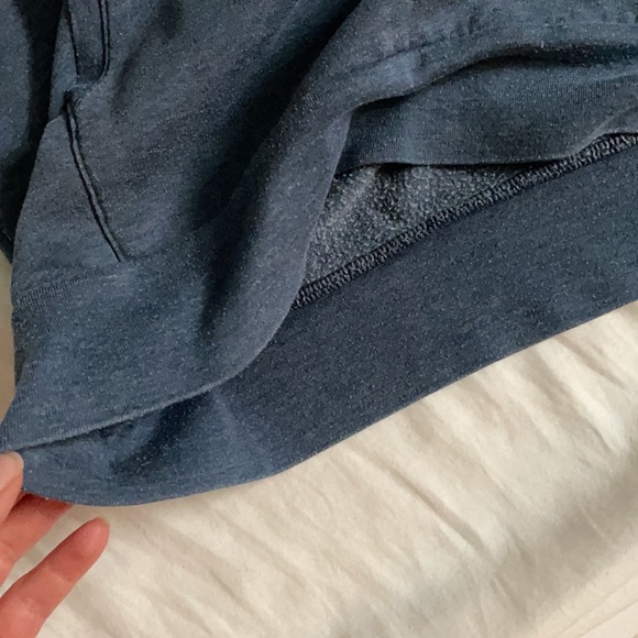 VTG Elizabeth & James Sweatshirt tee - Picture 5 of 15